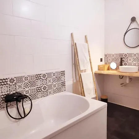 Familiale Surequipee 16p Piscine Babyfoot Billard Boulodrome Tatil Evi *