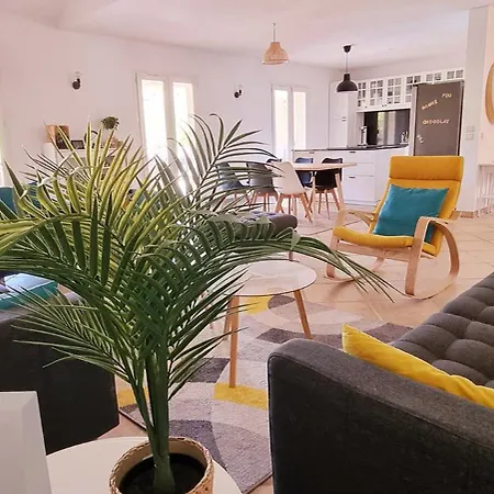 Vakantiehuis Familiale Surequipee 16p Piscine Babyfoot Billard Boulodrome *