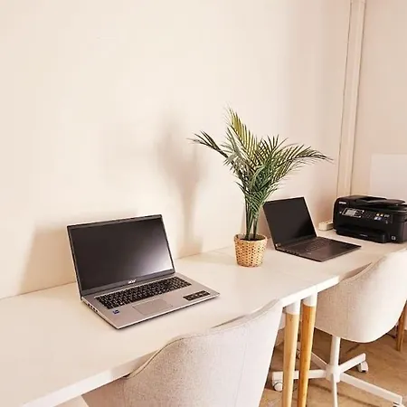 Familiale Surequipee 16p Piscine Babyfoot Billard Boulodrome *