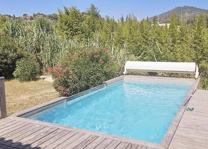 Familiale Surequipee 16p Piscine Babyfoot Billard Boulodrome