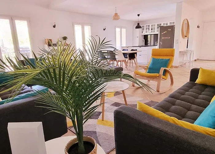 Vakantiehuis Familiale Surequipee 16p Piscine Babyfoot Billard Boulodrome *