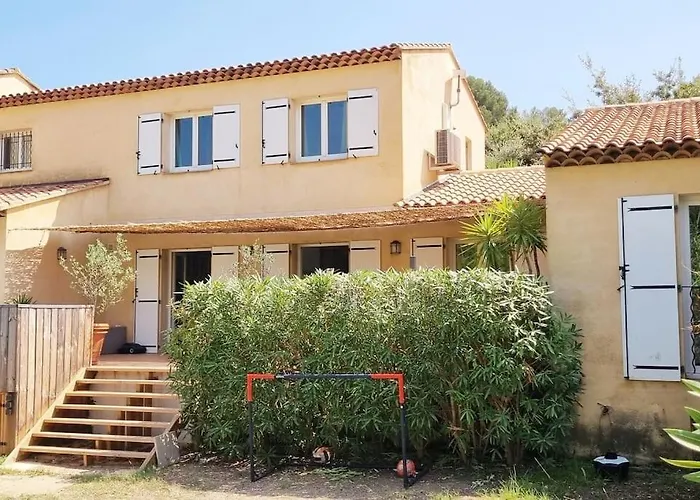 Familiale Surequipee 16p Piscine Babyfoot Billard Boulodrome * Le Lavandou