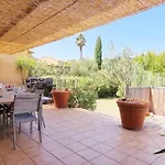 Familiale Surequipee 16p Piscine Babyfoot Billard Boulodrome Semesterbostad *