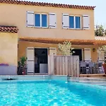 Familiale Surequipee 16p Piscine Babyfoot Billard Boulodrome Semesterbostad