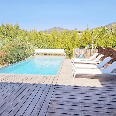 Familiale Surequipee 16p Piscine Babyfoot Billard Boulodrome *