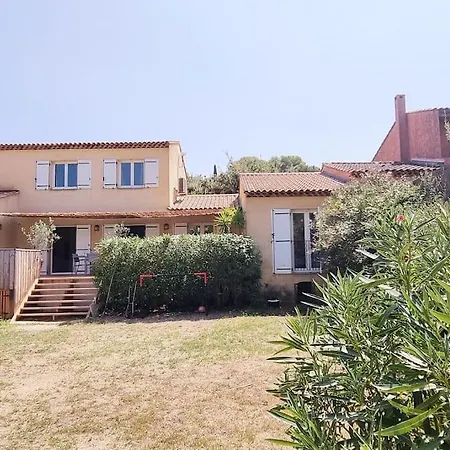 Familiale Surequipée 16p Piscine Babyfoot Billard Boulodrome Casa vacanze Le Lavandou