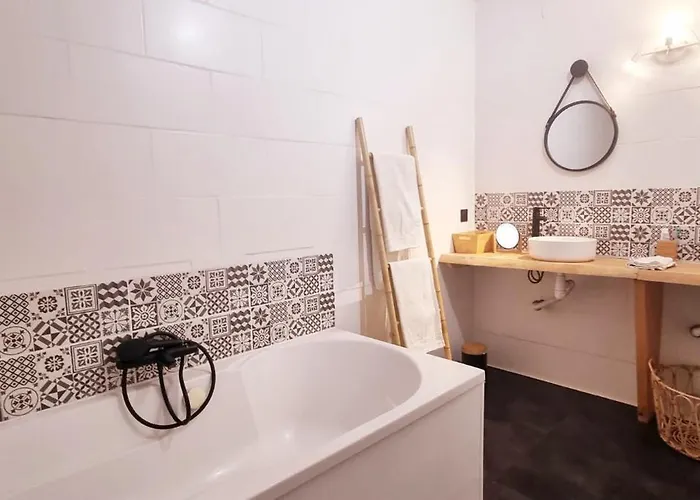 Familiale Surequipee 16p Piscine Babyfoot Billard Boulodrome Semesterbostad *