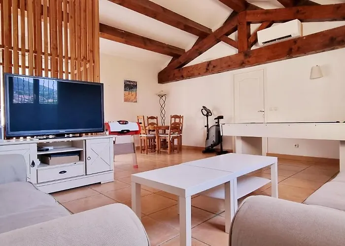 Familiale Surequipee 16p Piscine Babyfoot Billard Boulodrome Semesterbostad *