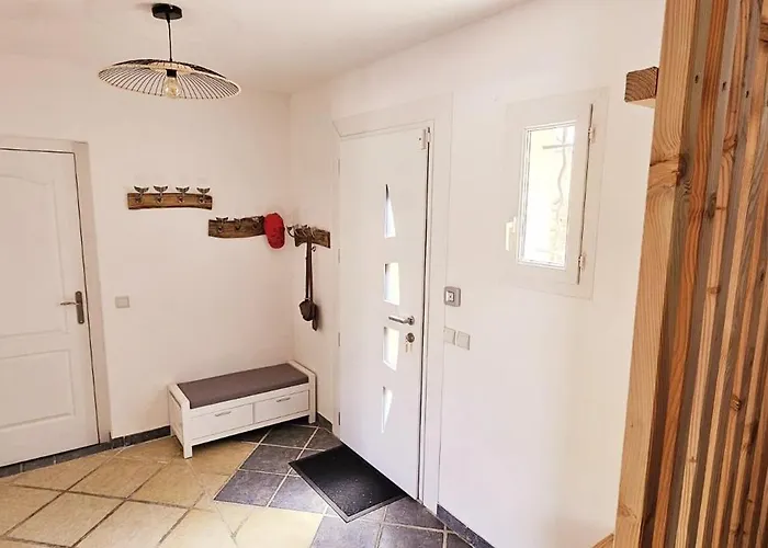 Familiale Surequipee 16p Piscine Babyfoot Billard Boulodrome Semesterbostad