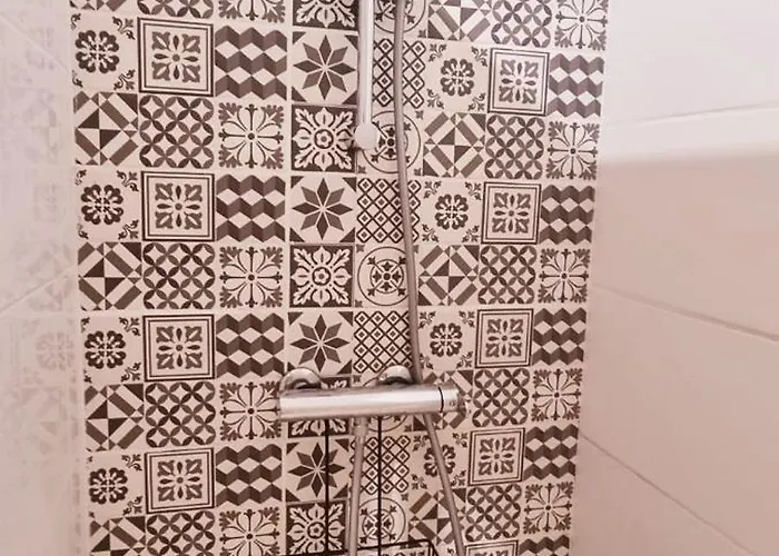 Familiale Surequipee 16p Piscine Babyfoot Billard Boulodrome * Le Lavandou