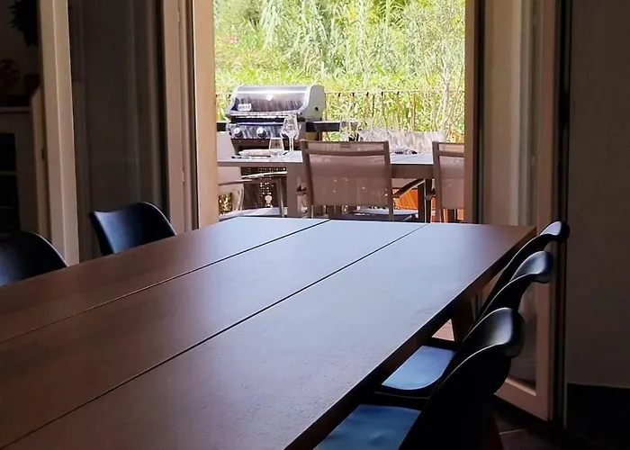 Familiale Surequipee 16p Piscine Babyfoot Billard Boulodrome * Le Lavandou