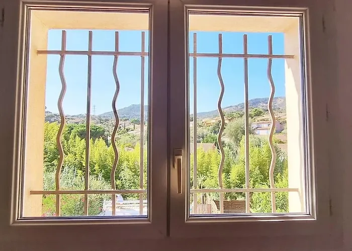 Familiale Surequipee 16p Piscine Babyfoot Billard Boulodrome * Le Lavandou