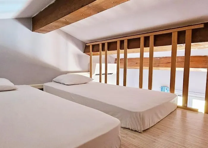 Familiale Surequipee 16p Piscine Babyfoot Billard Boulodrome * Le Lavandou