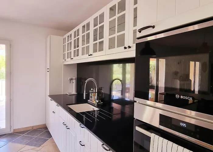 Semesterbostad Familiale Surequipee 16p Piscine Babyfoot Billard Boulodrome *