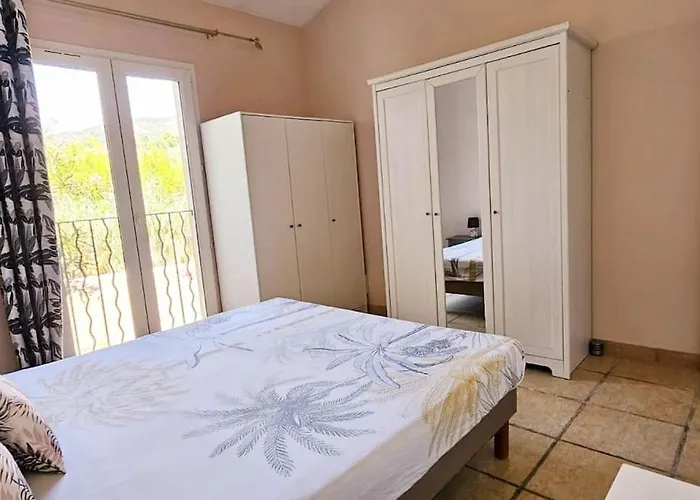 Familiale Surequipee 16p Piscine Babyfoot Billard Boulodrome Le Lavandou