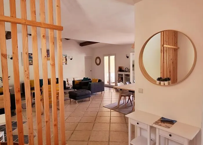 Familiale Surequipee 16p Piscine Babyfoot Billard Boulodrome *