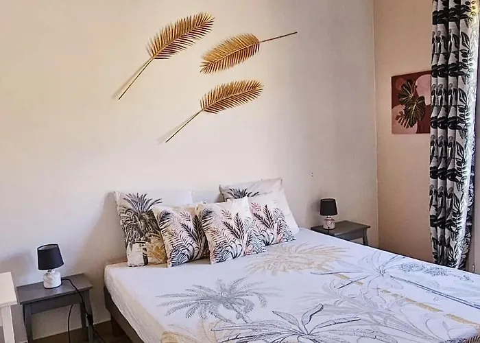 Familiale Surequipee 16p Piscine Babyfoot Billard Boulodrome * Le Lavandou